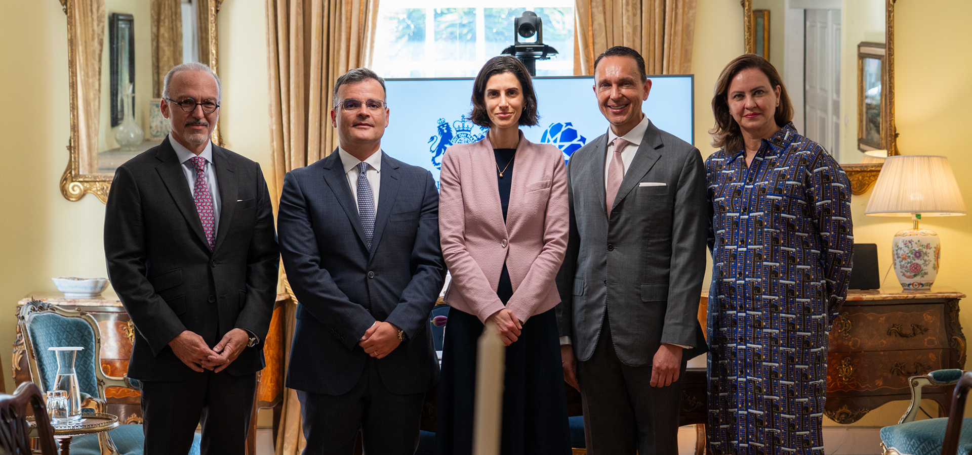 O iibGroup financia bolsas de estudo no Reino Unido para estudantes de Cabo Verde e Djibuti